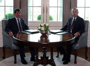 Köşk'te sürpriz Erdoğan-Davutoğlu görüşmesi