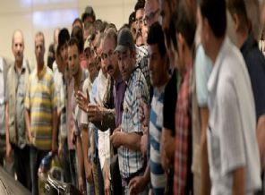 Mahsur kalan Türk işçiler gelmeye başladı