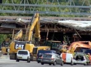 Köprünün altından son anda kurtuldular