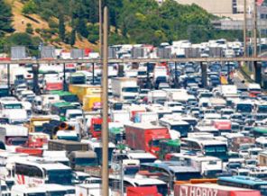 İki köprüde de kaza: Trafik felç!