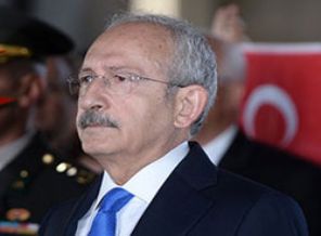 'Davutoğlu'na baktım, yüzü hiç hoş değildi'