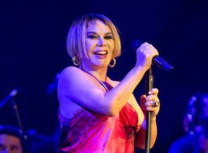 Sezen Aksu başörtü serbestliğine öküzlük demişti! Nedenini açıkladı