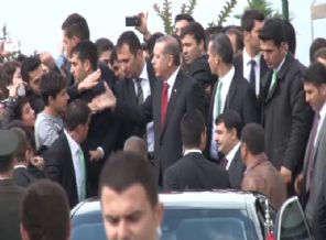 Cumhurbaşkanı anne-babasının mezarında