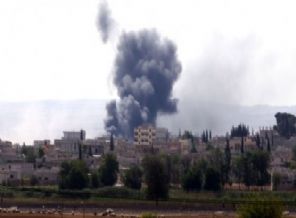 Kobani'ye ağır bombardıman sürüyor