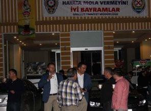 Polisten çay molası