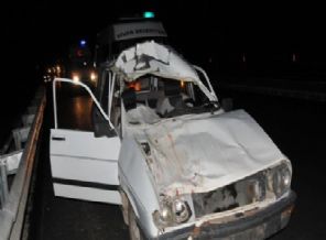 Sivas'ta otomobil ineğe çarptı: 1 ölü, 4 yaralı