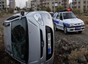 Siverek'te otomobil devrildi: 3 yaralı