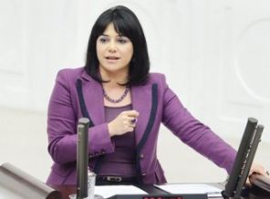 CHP'li'den başörtüsüne iptal davası