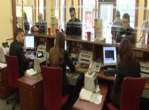 Vatandaş bankayı hacze gitti