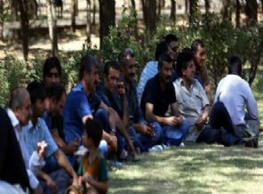 Irak'ta IŞİD saldırıları için oturma eylemi