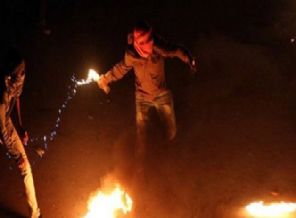 Mersin'de tren vagonu yakıldı