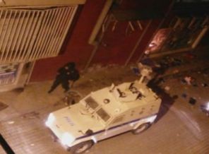 Tatvan Belediyesini ateşe verdiler