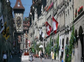 İsviçre tüm İslami faaliyetleri yasakladı