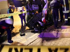 Ambulansla otomobil çarpıştı