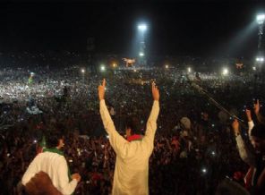 Mitingde izdiham: 7 ölü 40 yaralı