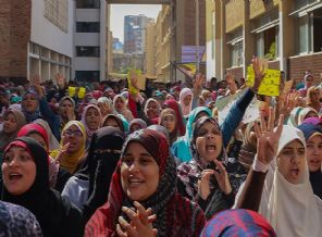 Öğrencilerden darbe karşıtı gösteriler