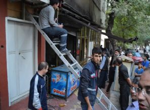 Siirt'te 50 yılık arşiv kül oldu