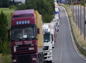 Kapıkule'de altı kilometre TIR kuyruğu oluştu