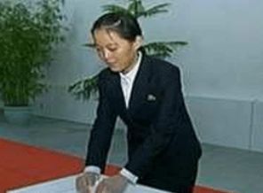 Kim Jong-un'un yerine kız kardeşi bakıyor