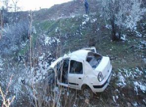Otomobil şarampole uçtu: 2 ölü