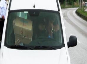 Sürücü koltuğundakine dikkat!