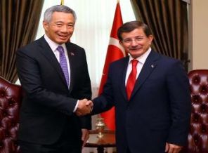 Davutoğlu, Singapur Başbakanı ile görüştü