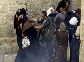 Müslümanlara engel Yahudilere izin