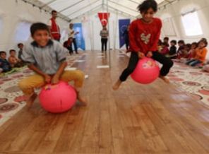 Kobanili çocuklara rehabilitasyon