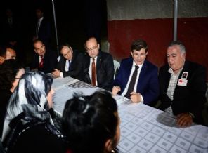 Davutoğlu'ndan taziye ziyareti