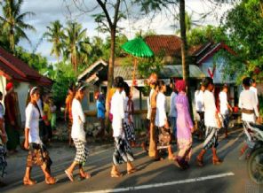 Memurlara ikinci eş için 82 dolar şartı