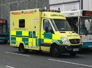 Ambulans ekibi cesedi atıp gitti