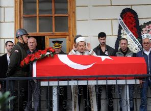 Emekli Albay defnedildi