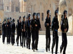 Yahudi yerleşimciler, Mescidi Aksa'ya girdi