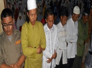 Yeni Cumhurbaşkanı için şükür secdesi