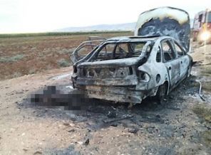 Aracın içinde yanarak can verdi