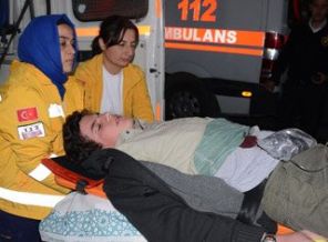 Yatılı yurda gitmemek için kendini bıçakladı