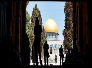 İsrail Mescid-i Aksa'yı havra için bölmeye çalışıyor