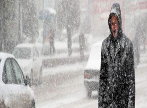 Kar yağışı Türkiye'ye doğru ilerliyor!