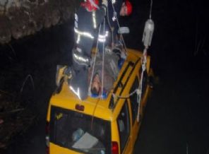 Taksi şöförü ölümden döndü