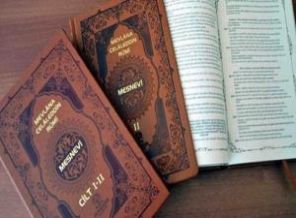 Mesnevi Azericeye çevrildi