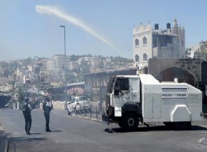 Cuma namazına gidenlere foseptik suyu sıktılar