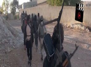 IŞİD mensubu Kobani sokaklarında