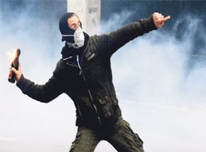 Molotof atana uyarısız ateş edilecek