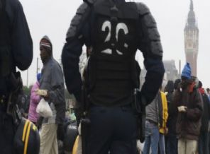 Polise taş atan göstericiye 4 yıl hapis