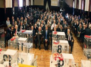 Seçildi, istifası bekleniyor!