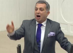 Ak Partili vekilden gazeteciye hakaret