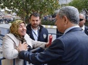 Polis annesinin Arınç'tan isteği