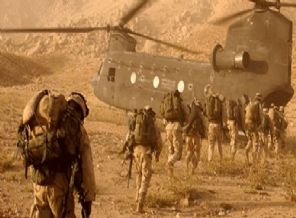 Son askeri üssünü de devretti