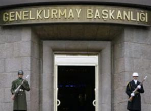 PKK bir kamyon patlayıcı çaldı