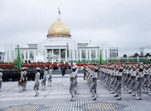 Türkmenler bağımsızlıklarının 23. yıl dönümünü kutluyor